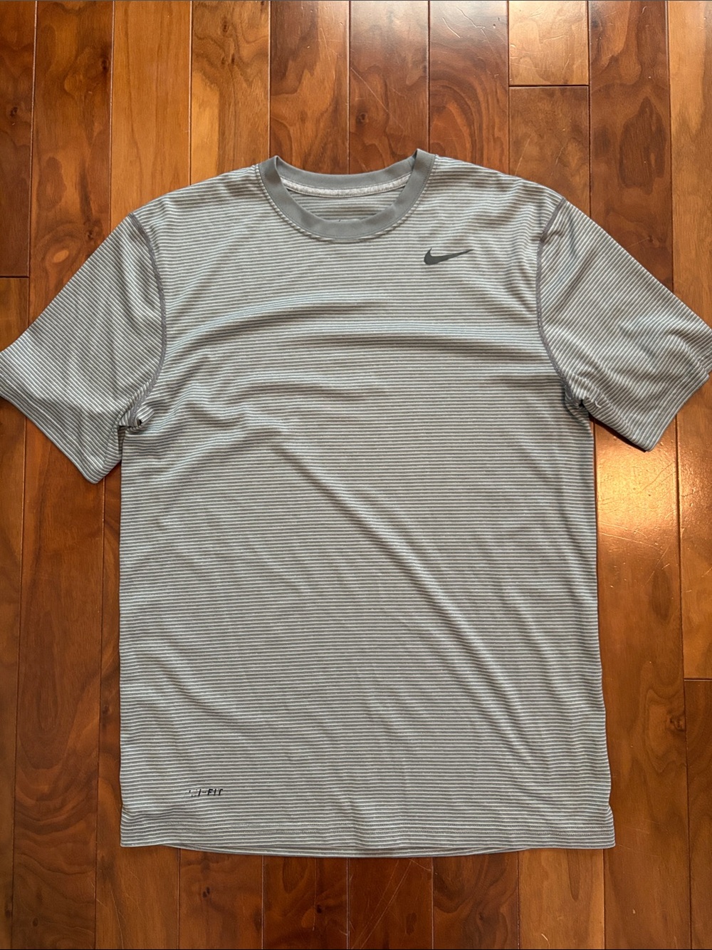 Nike Dri-Fit Men’s Grey Striped Tee M